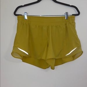 Lululemon Hotty Hot Short 4” size 12 Mustard